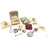 A COLLECTION OF SILVER AND SILVER COLOURED JEWELLERY including a cigarette holder ring