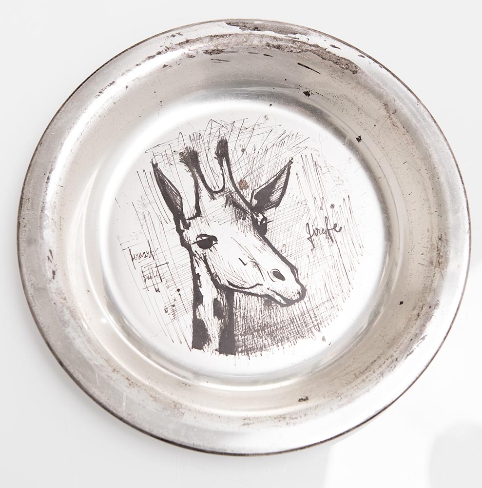 Quattro piatti in argento Sterling con ‘Animali Esotici’, su disegno di Bernard Buffet (1928–1999) - Image 8 of 9