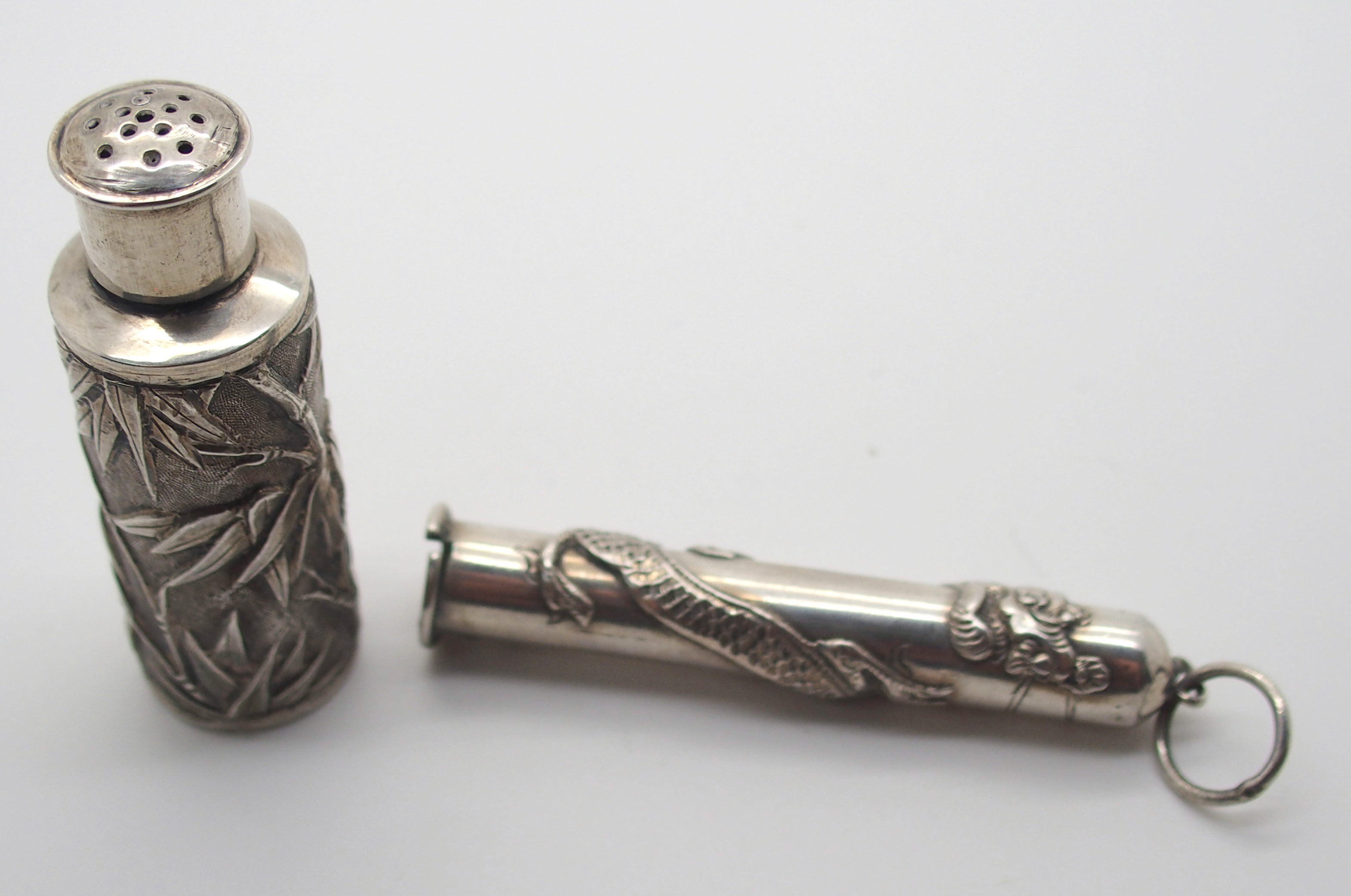 A CHINESE SILVER PEPPER CASTOR decorated with bamboo, stamped WH 90, 5.5cm high, white metal - Image 9 of 10