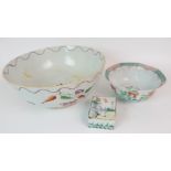 A CHINESE OCTAGONAL FAMILLE ROSE/VERTE BOWL painted with phoenix medallion, scattered flowers and