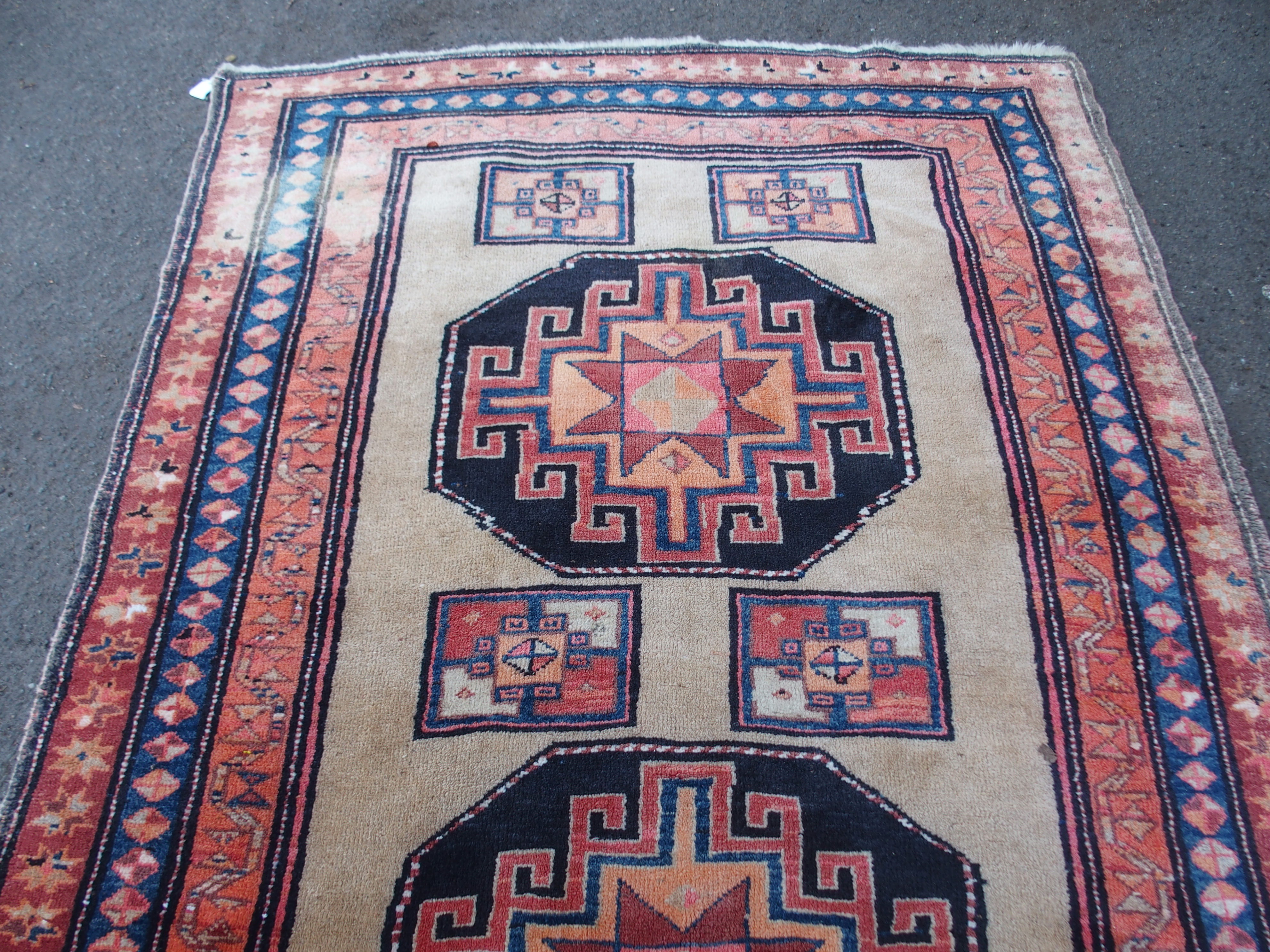 AN ARAAK RED GROUND RUG with multiple borders, 320cm x 150cm and an Eastern rug with four central - Image 9 of 10