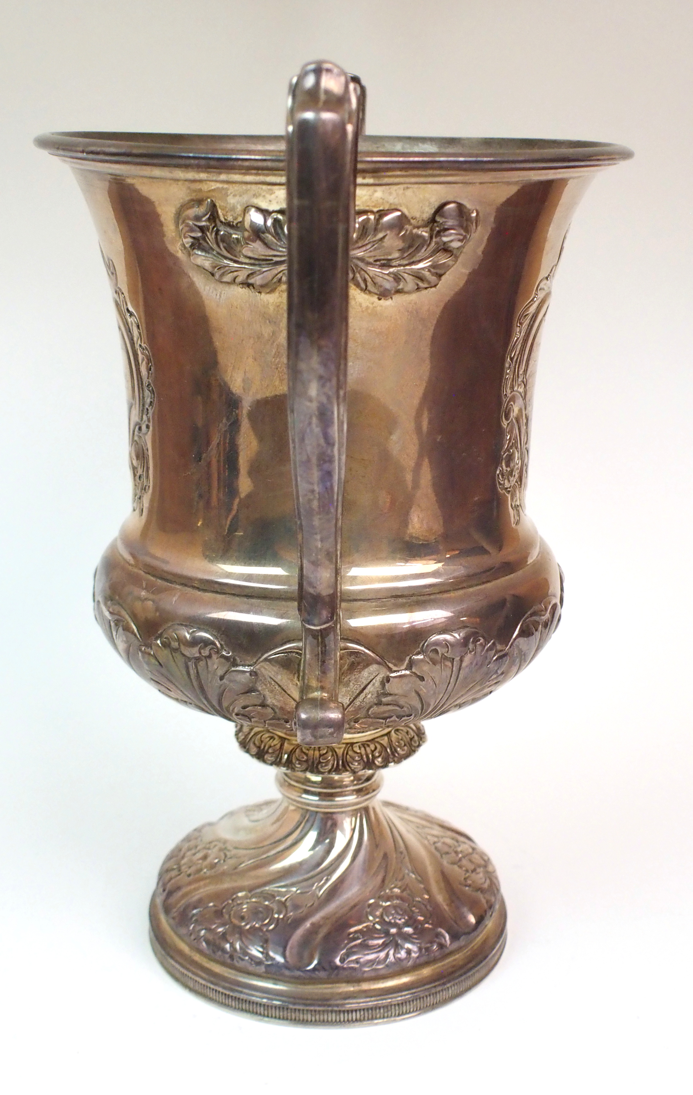 A LATE GEORGE III SILVER TROPHY CUP possibly by Alexander Edmondstoun III, Edinburgh 1817, of - Image 4 of 10
