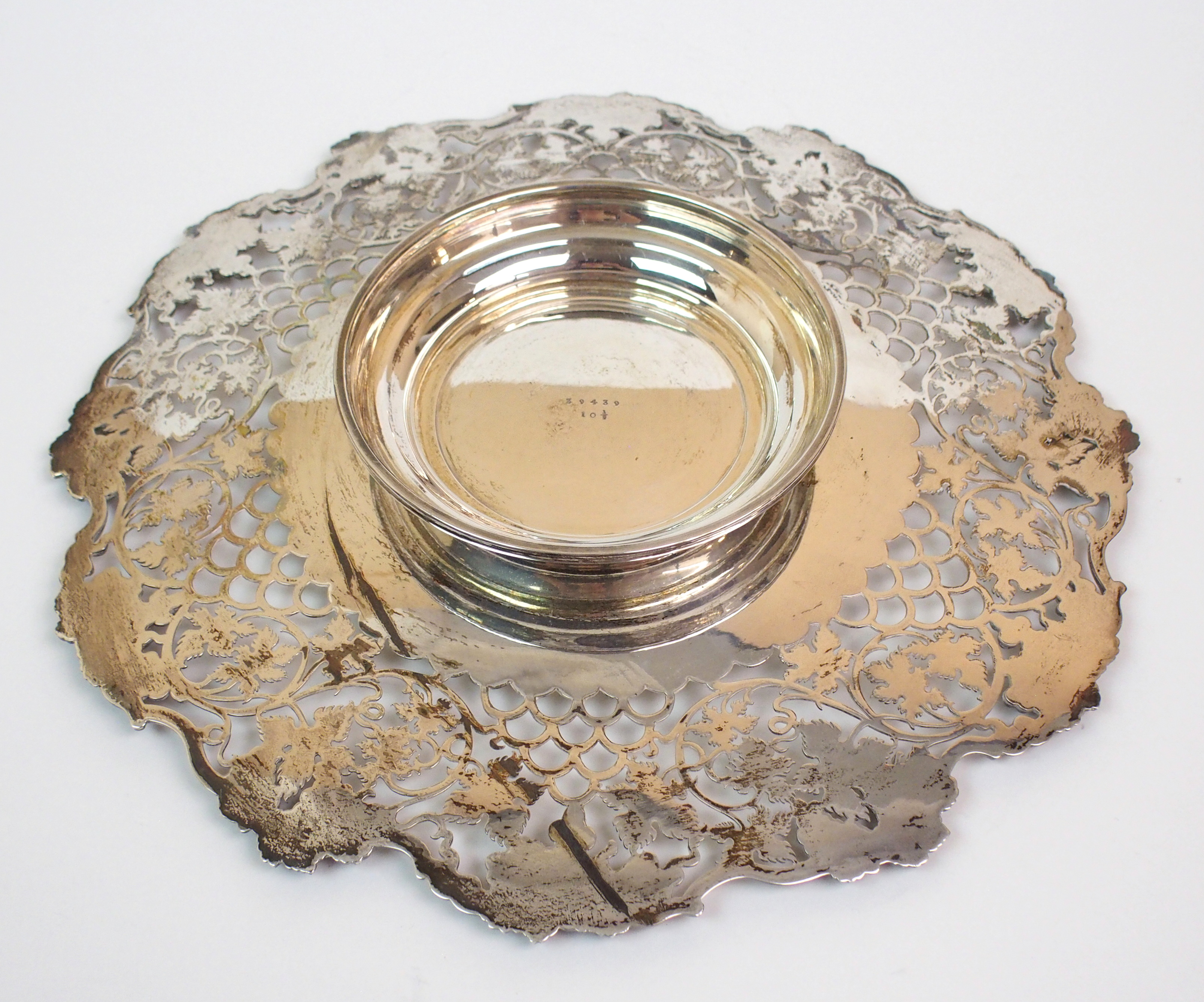 A SILVER FRUIT DISH by James Dixon & Sons, Sheffield 1946, of circular form, the scalloped rim - Image 5 of 7