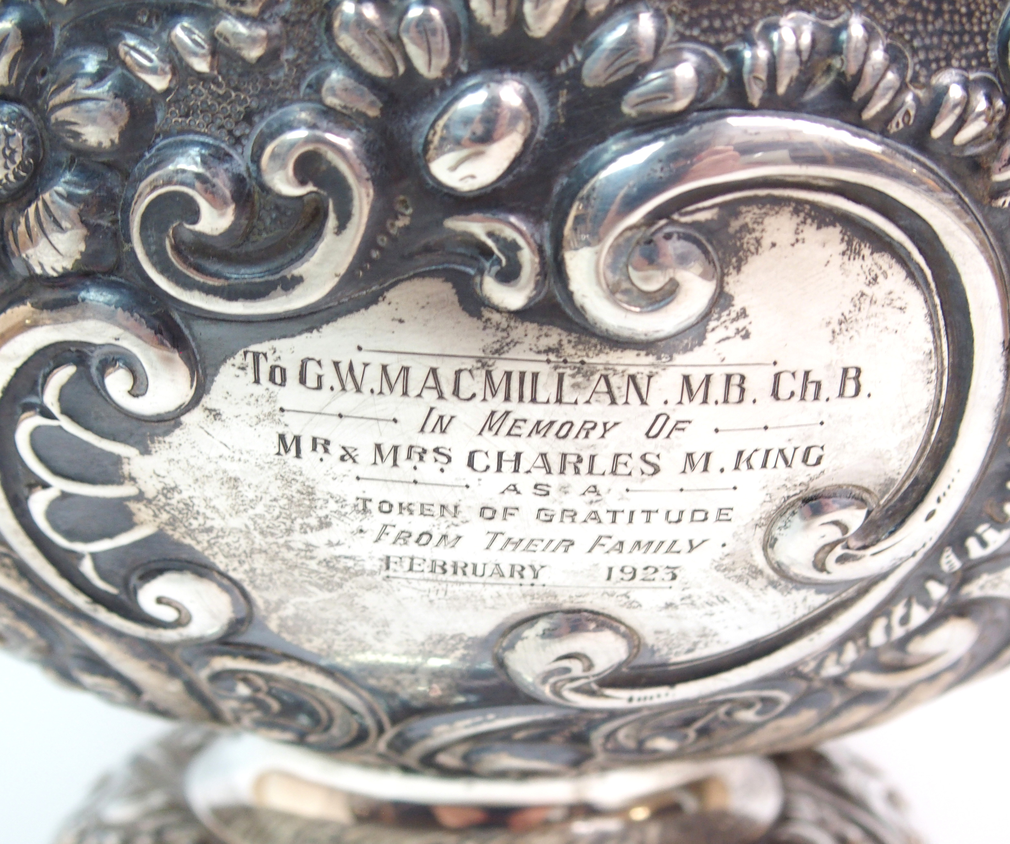 A VICTORIAN SILVER PUNCH BOWL maker's marks FS, London 1890, of circular form in Monteith style with - Image 2 of 10