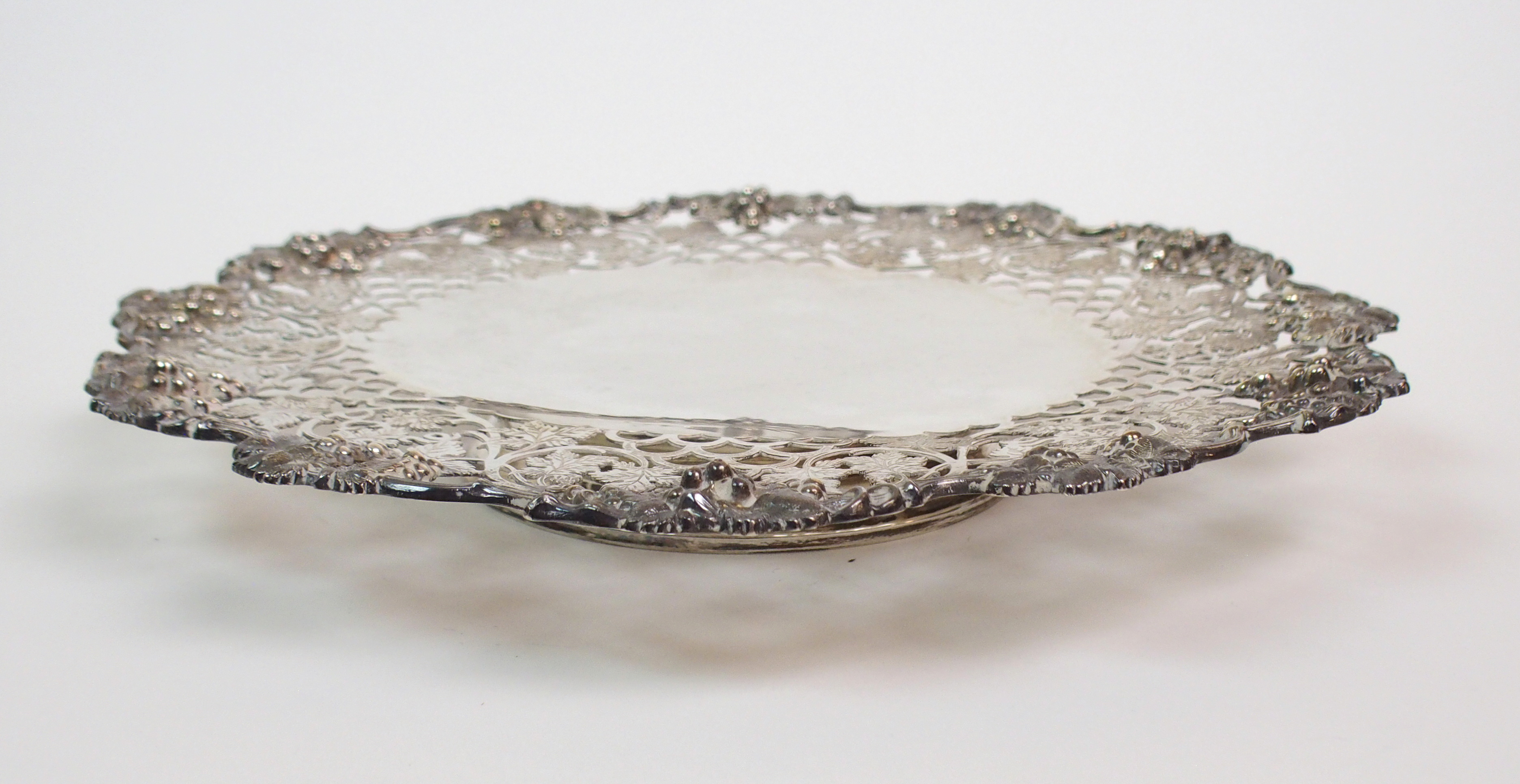 A SILVER FRUIT DISH by James Dixon & Sons, Sheffield 1946, of circular form, the scalloped rim - Image 4 of 7