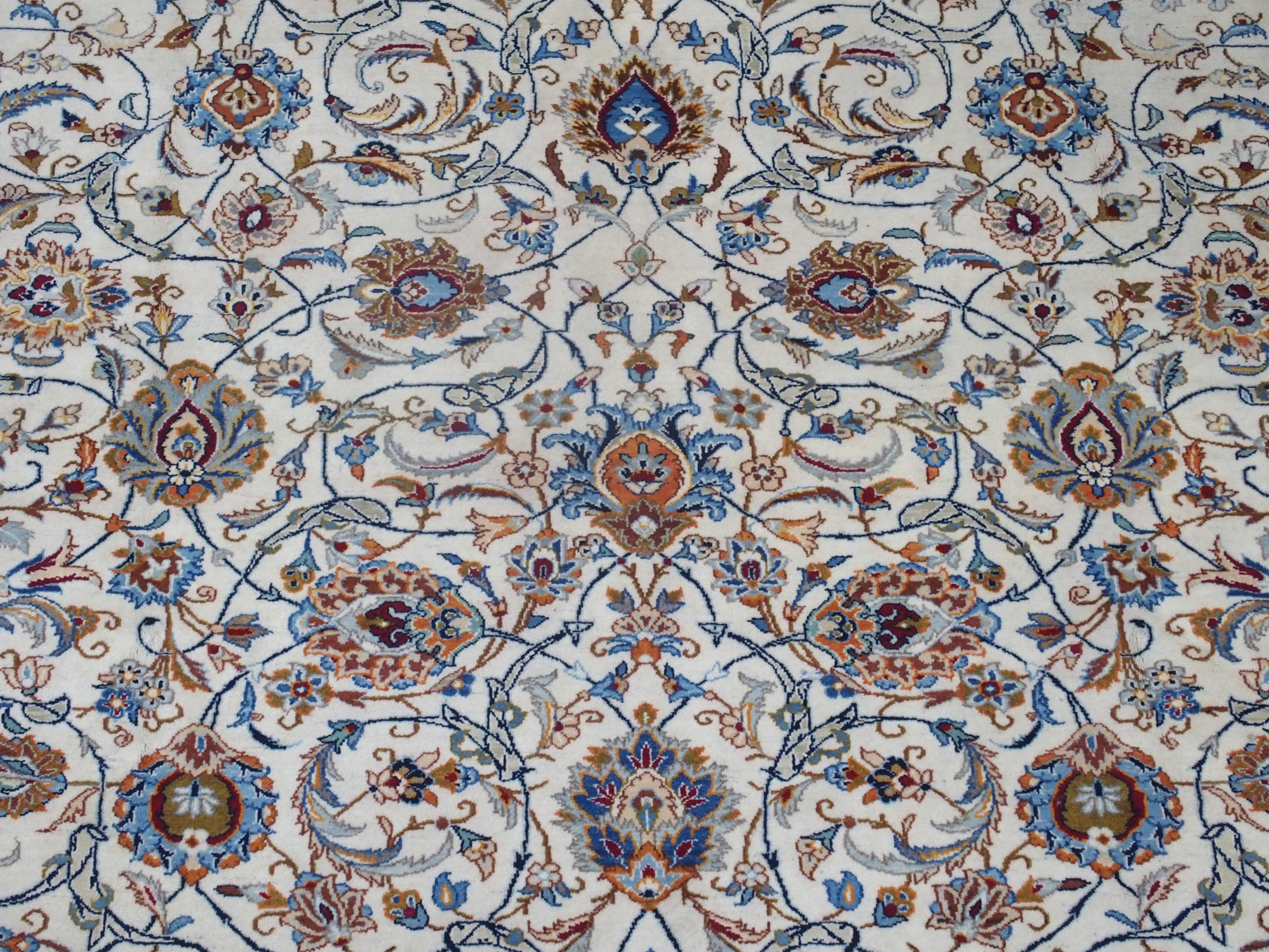 A CREAM GROUND FINE KASHAN RUG with allover floral design and floral palmette border, 353cm x - Image 2 of 5