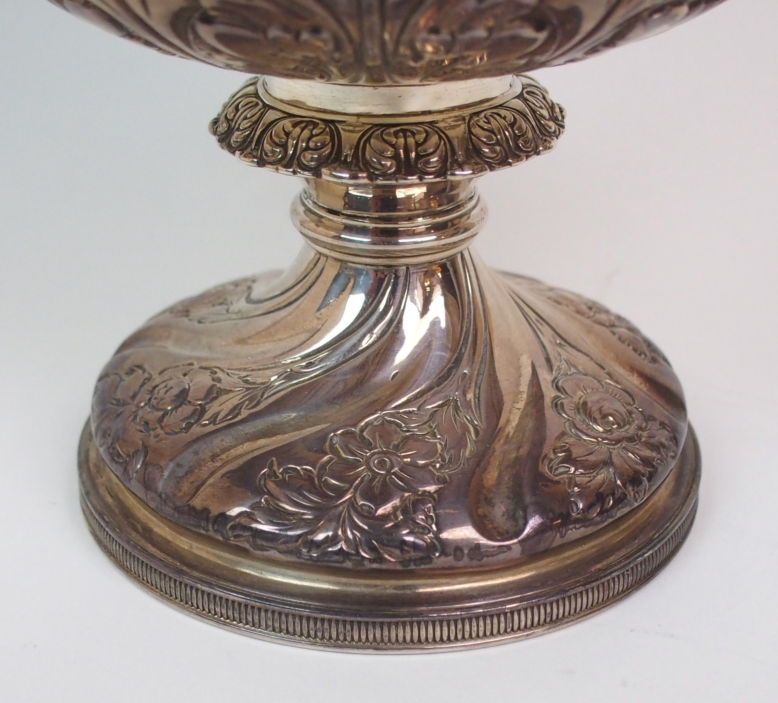 A LATE GEORGE III SILVER TROPHY CUP possibly by Alexander Edmondstoun III, Edinburgh 1817, of - Image 8 of 10