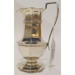 A silver cream jug, Birmingham 1906, 101gms