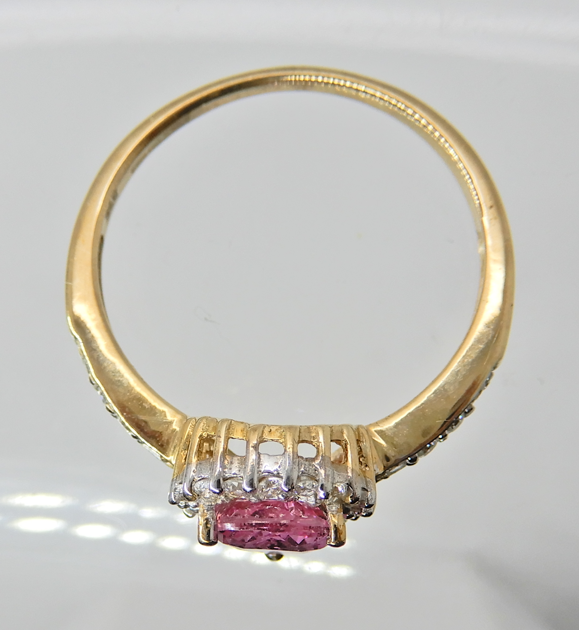 A 9ct gold pear shaped pink sapphire and diamond ring finger size O Condition Report: - Bild 2 aus 2