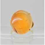 An 18ct gold carnelian set ring, finger size R, weight 6.1gms Condition Report: