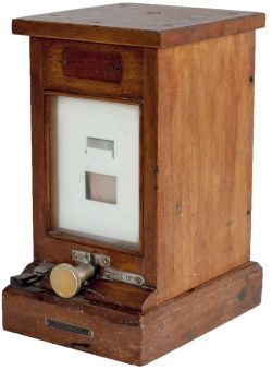 GWR mahogany cased lamp repeater with bell on/off switch and R.E. Thompson makers plate. In
