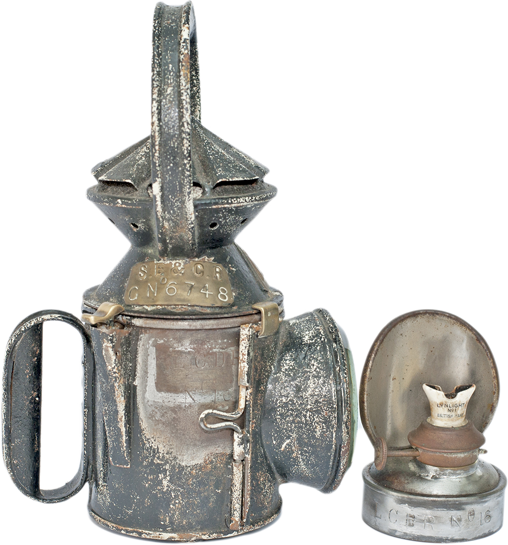 London Chatham and Dover Railway small Inspectors 3 aspect handlamp stamped in the side LCDR No16