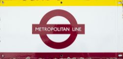 London Underground enamel frieze sign METROPOLITAN LINE. In very good condition measuring 19in x