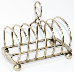 GWR silverplate TOAST RACK marked on the top Great Western Hotel Cardiff in garter and Elkington.