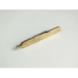 A 9ct gold penknife