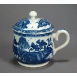 A Caughley porcelain custard cup and cover transfer-printed with the Cottage pattern, circa 1780-85,