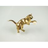 A 9ct gold pussycat brooch,