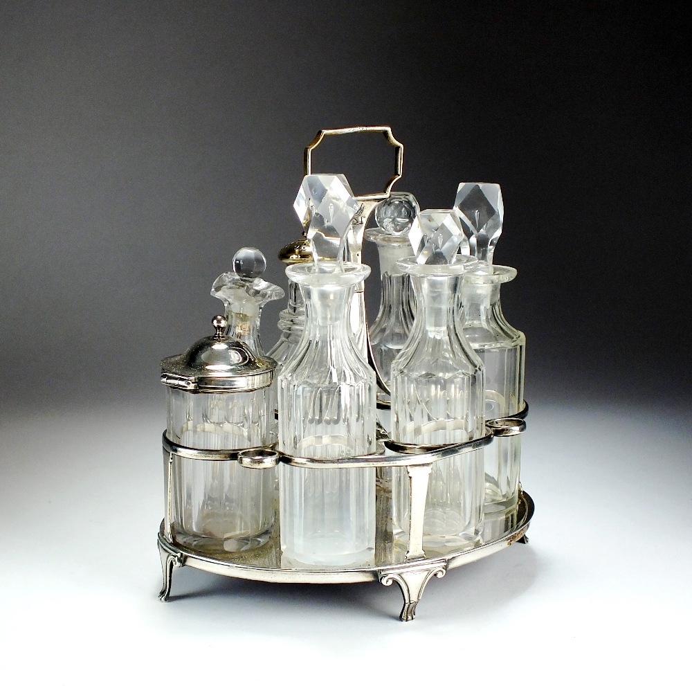 A George III silver cruet stand, Robert Hennell I & Samuel Hennell, London 1809, - Image 2 of 2