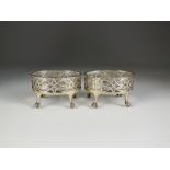 A pair of oval silver salts, D & J Wellby Ltd, London 1919,