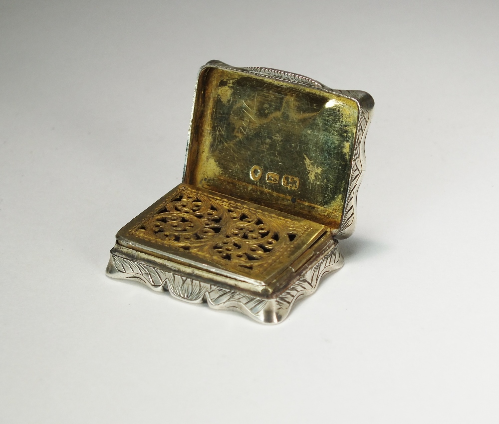 A Victorian silver vinaigrette, Edward Smith, London 1844,