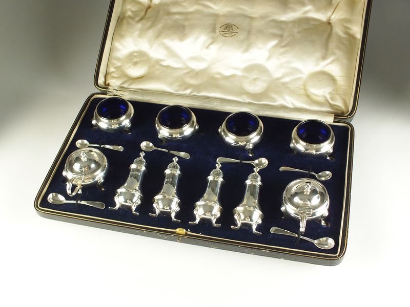 A Goldsmiths & Silversmiths silver cruet set