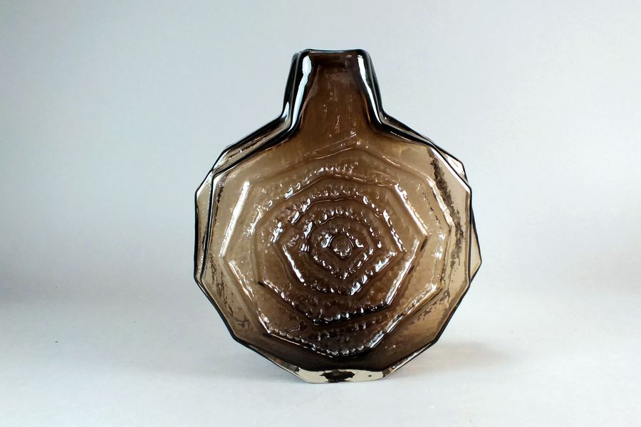 A large Whitefriars Banjo pattern vase designed by Geoffrey Baxter circa 1960s, in the cinnamon