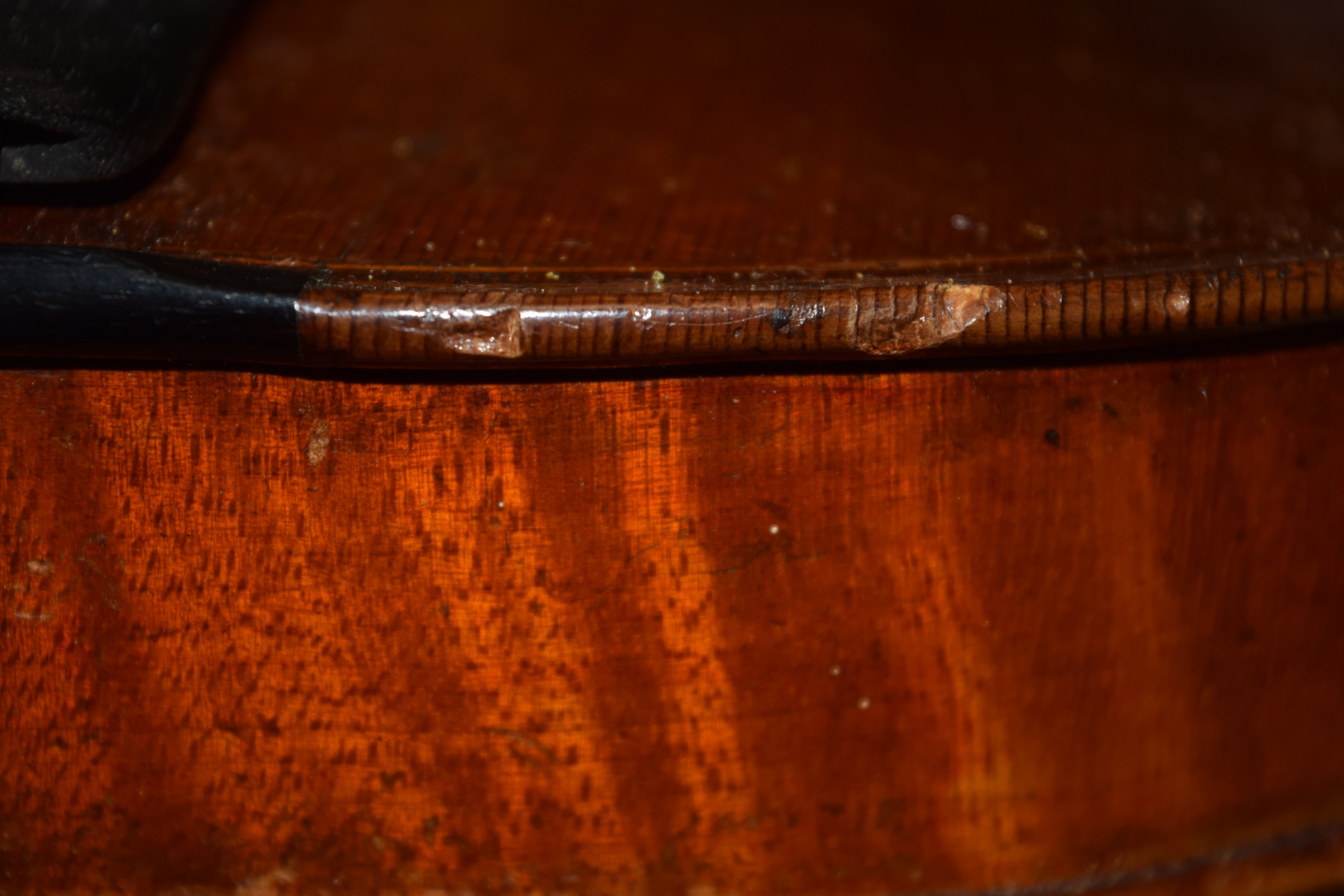 A GOOD ANTIQUE VIOLIN, bearing interior label "Gionvam Paulo Maggini, 1698", together with a bow. - Image 9 of 9