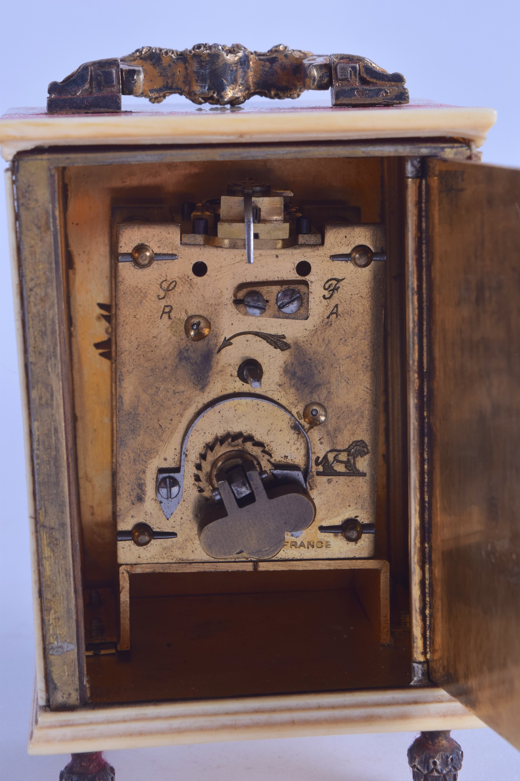 A LATE 19TH CENTURY CONTINENTAL CARVED IVORY AND ENAMEL CARRIAGE CLOCK with engine turned gilt dial, - Bild 2 aus 8