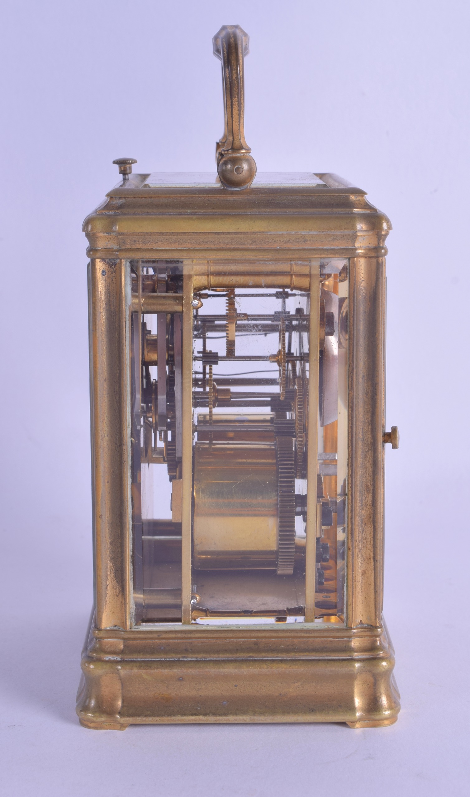 A LATE 19TH CENTURY FRENCH REPEATING BRASS CARRIAGE CLOCK with circular enamel dial and black - Bild 2 aus 4