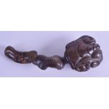 A CHINESE CARVED BUFFALO HORN RUI SCEPTRE of naturalistic form. 19 cm long.