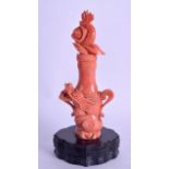 A GOOD EARLY 20TH CENTURY CHINESE CARVED CORAL SNUFF BOTTLE AND STOPPER in the form of a vase,