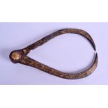 AN UNUSUAL PAIR OF SPANISH GOLD INLAID OUTSIDE CALIPER decorated with gilt flowers and motifs. 18 cm