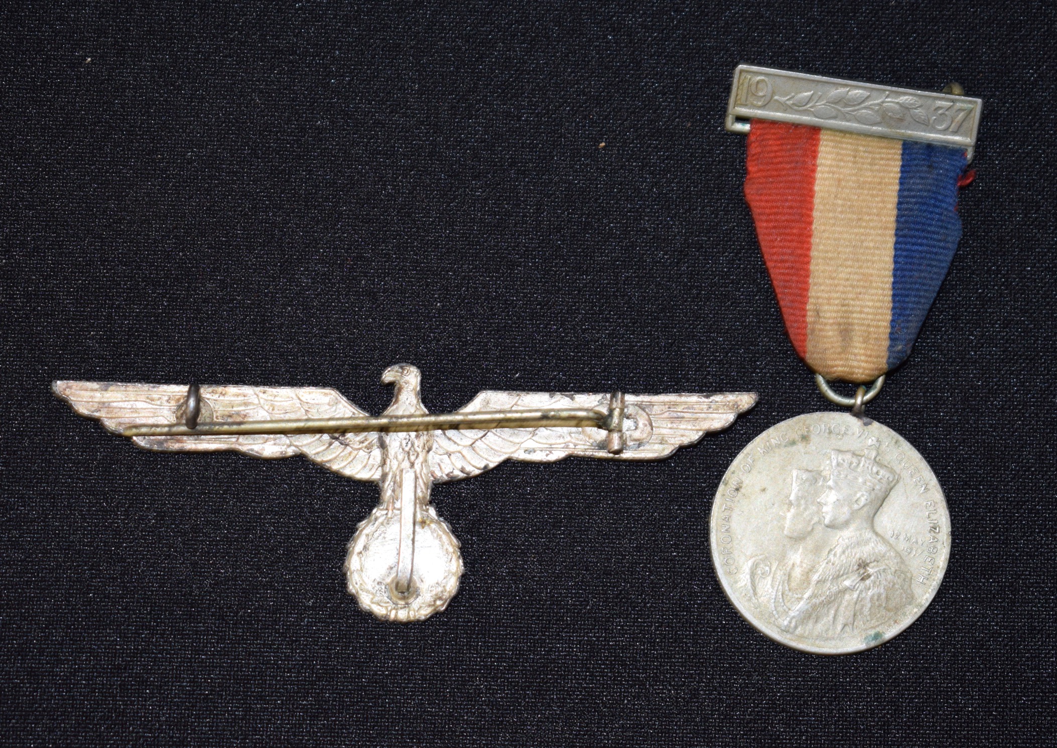A NAZI MEDAL, together with another medal. (2) - Image 4 of 4