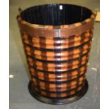 A GOOD EARLY 20TH CENTURY WOODEN BANDED PEAT BUCKET. 32 cm high.