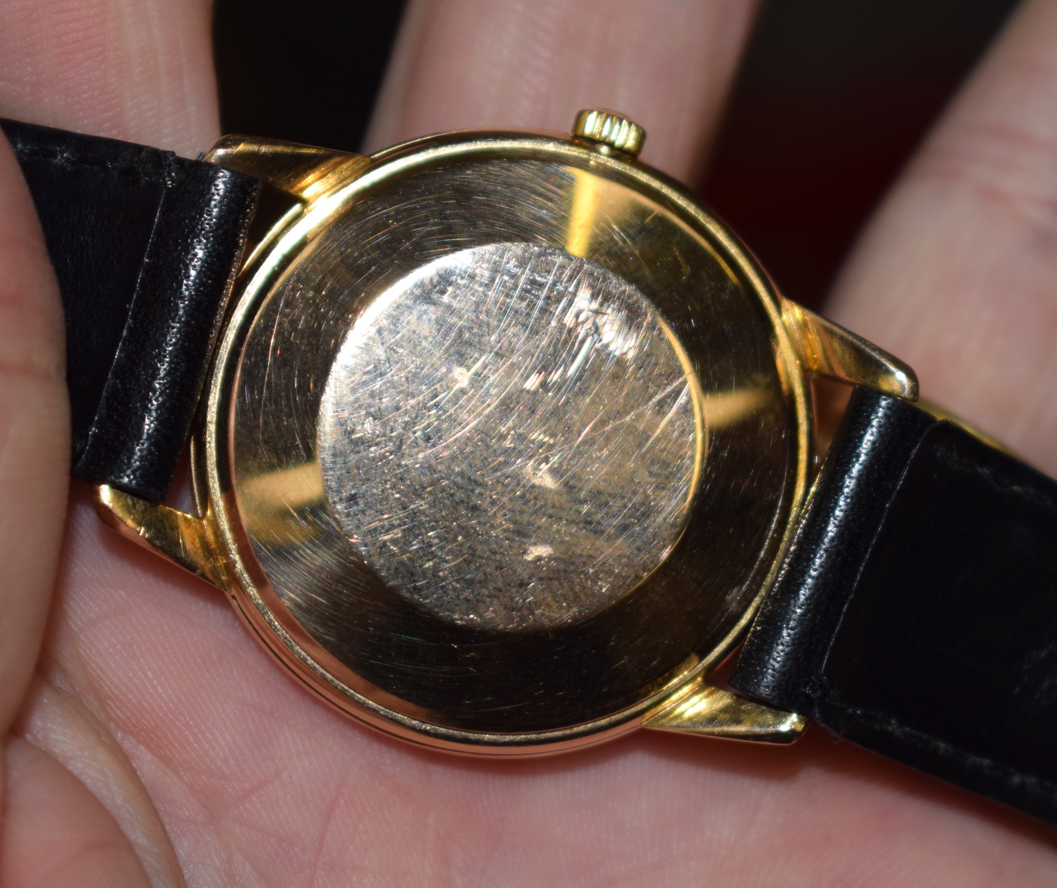 AN 18CT GOLD OMEGA AUTOMATIC GENEVE WRISTWATCH with silvered dial and black numerals. Overall 40 - Image 5 of 7