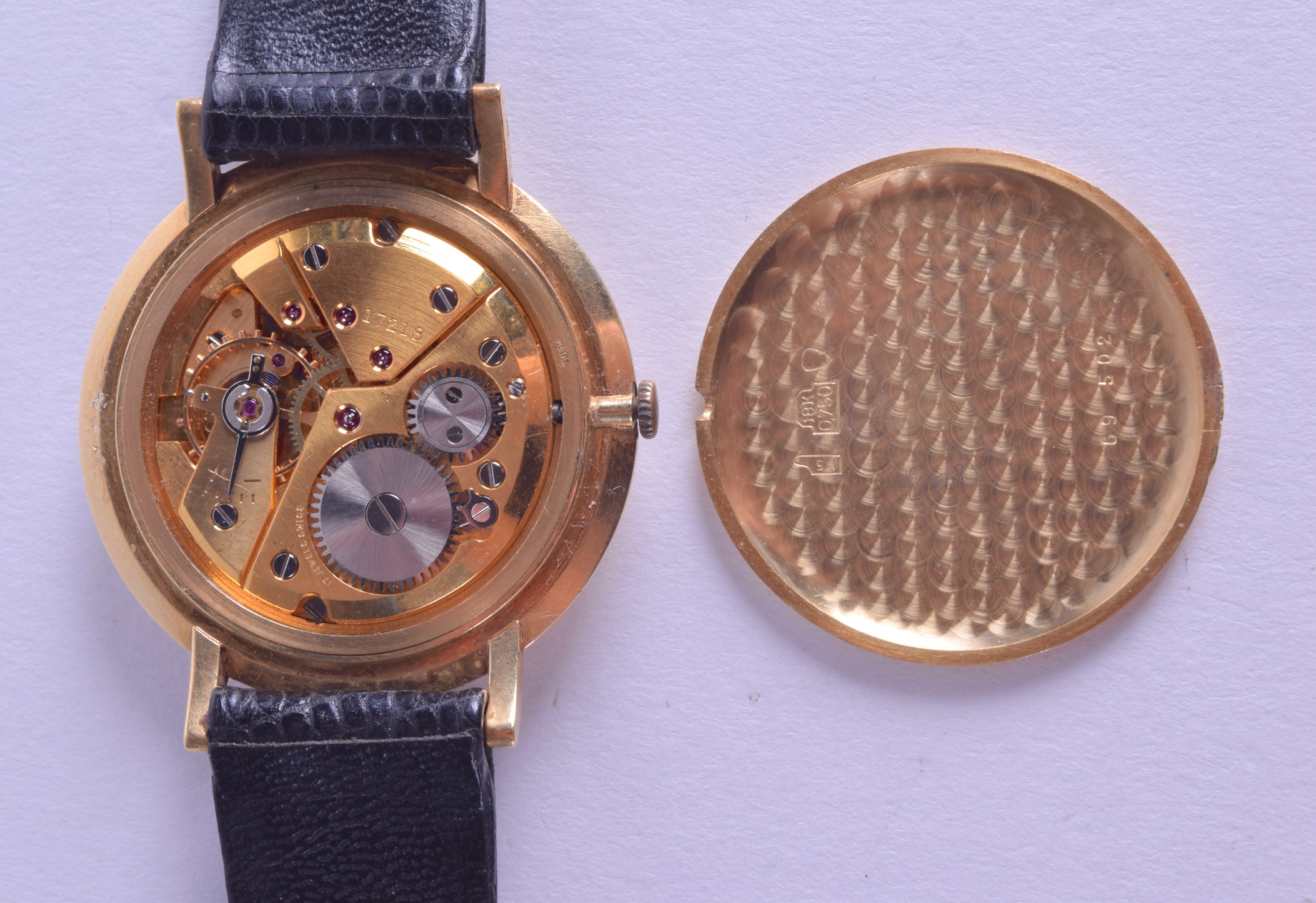 A GOOD 18CT GOLD GENTLEMANS BUCHERER CHROMETER WRISTWATCH with gilt dial and black numerals. 3.5 - Image 2 of 2