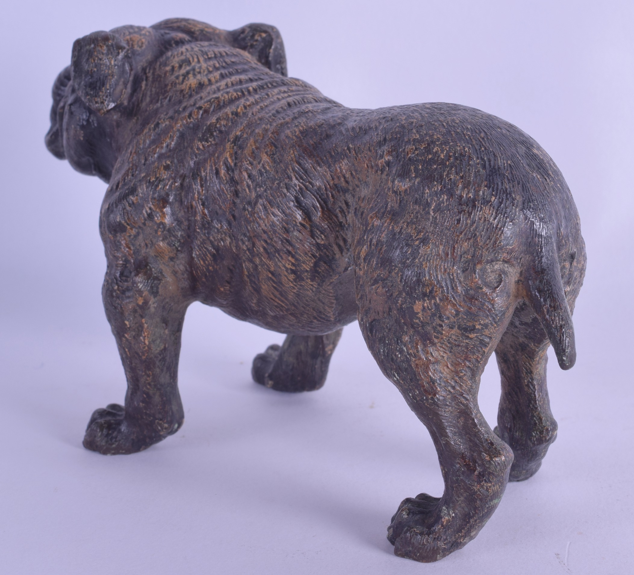 A LATE 19TH CENTURY AUSTRIAN COLD PAINTED BRONZE FIGURE OF A BULLDOG by Franz Xavier Bergmann, - Bild 2 aus 3