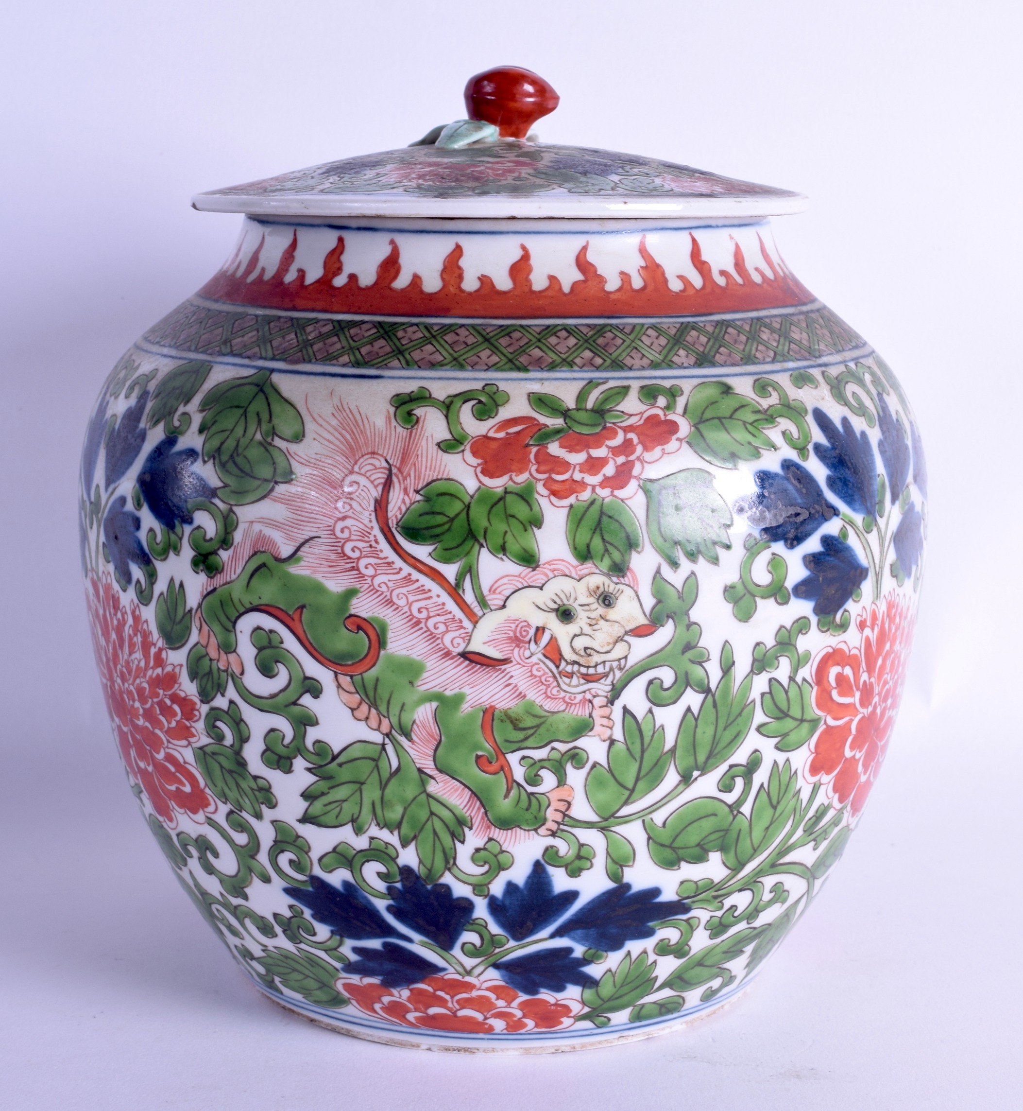 A 19TH CENTURY FRENCH SAMSONS OF PARIS WUCAI JAR AND COVER painted with buddhistic lions and