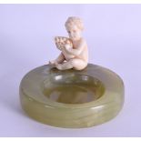 A LOVELY EARLY 20TH CENTURY EUROPEAN CARVED IVORY AND ONYX ASH TRAY possibly by Ferdinand Preiss,