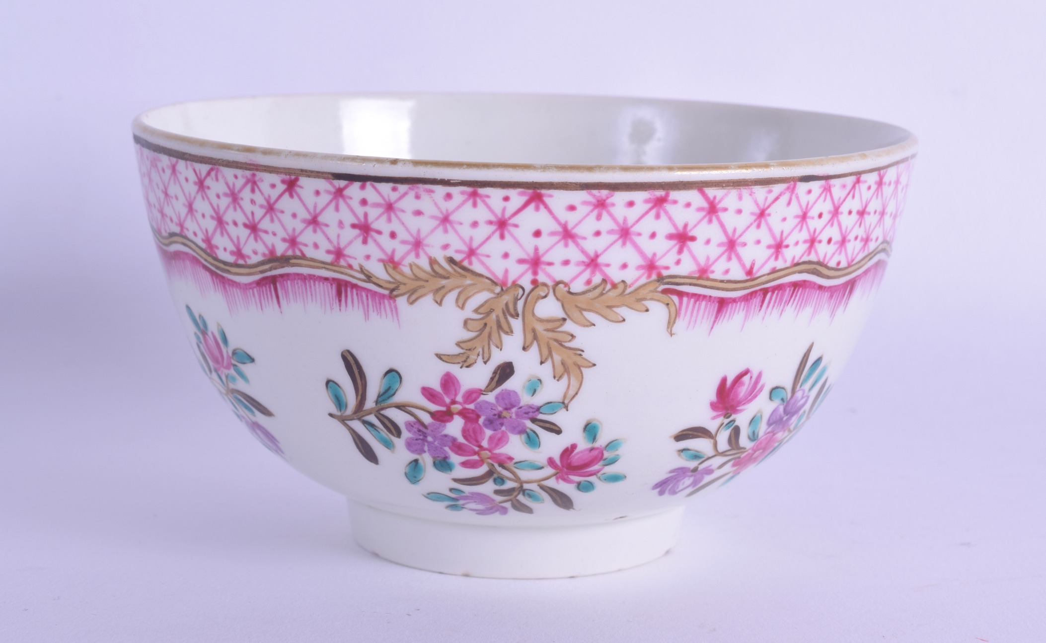 18th c. Worcester rare Chinese export style bowl painted with scattered flower sprays one bunch tied - Image 2 of 3