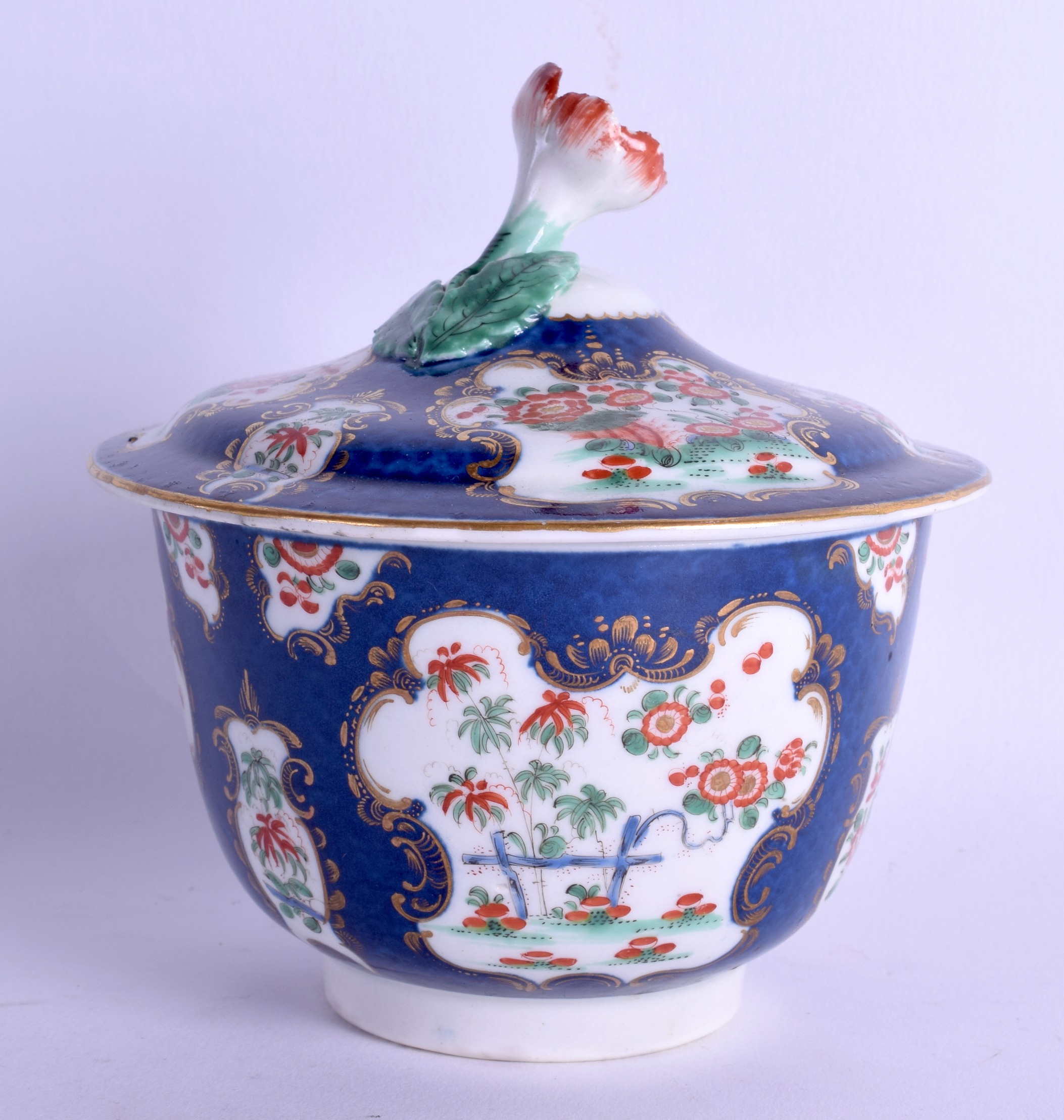 18th c. Worcester sugar bowl and cover painted with kakiemon style flowers on a blue scale ground, - Image 2 of 3