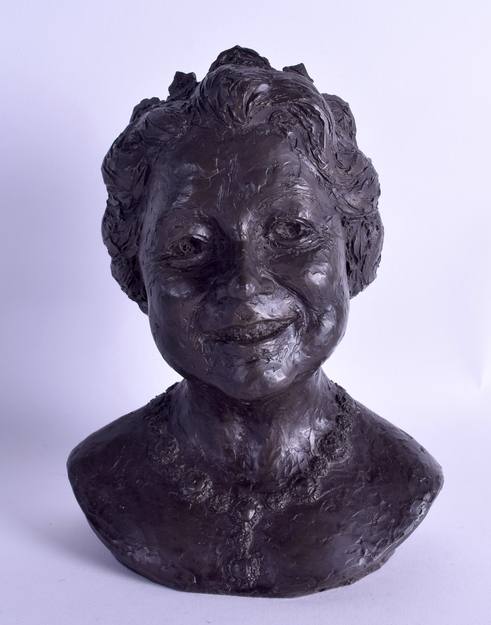 A LIMITED EDITION HEREDITIES BUST OF THE QUEEN MOTHER by Jill Twee, No 418 of 750. 19 cm high.