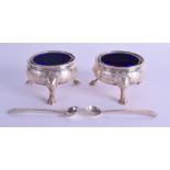 A PAIR OF 18TH CENTURY SILVER SALTS with matching spoons. Silver 11.6 oz. (4)