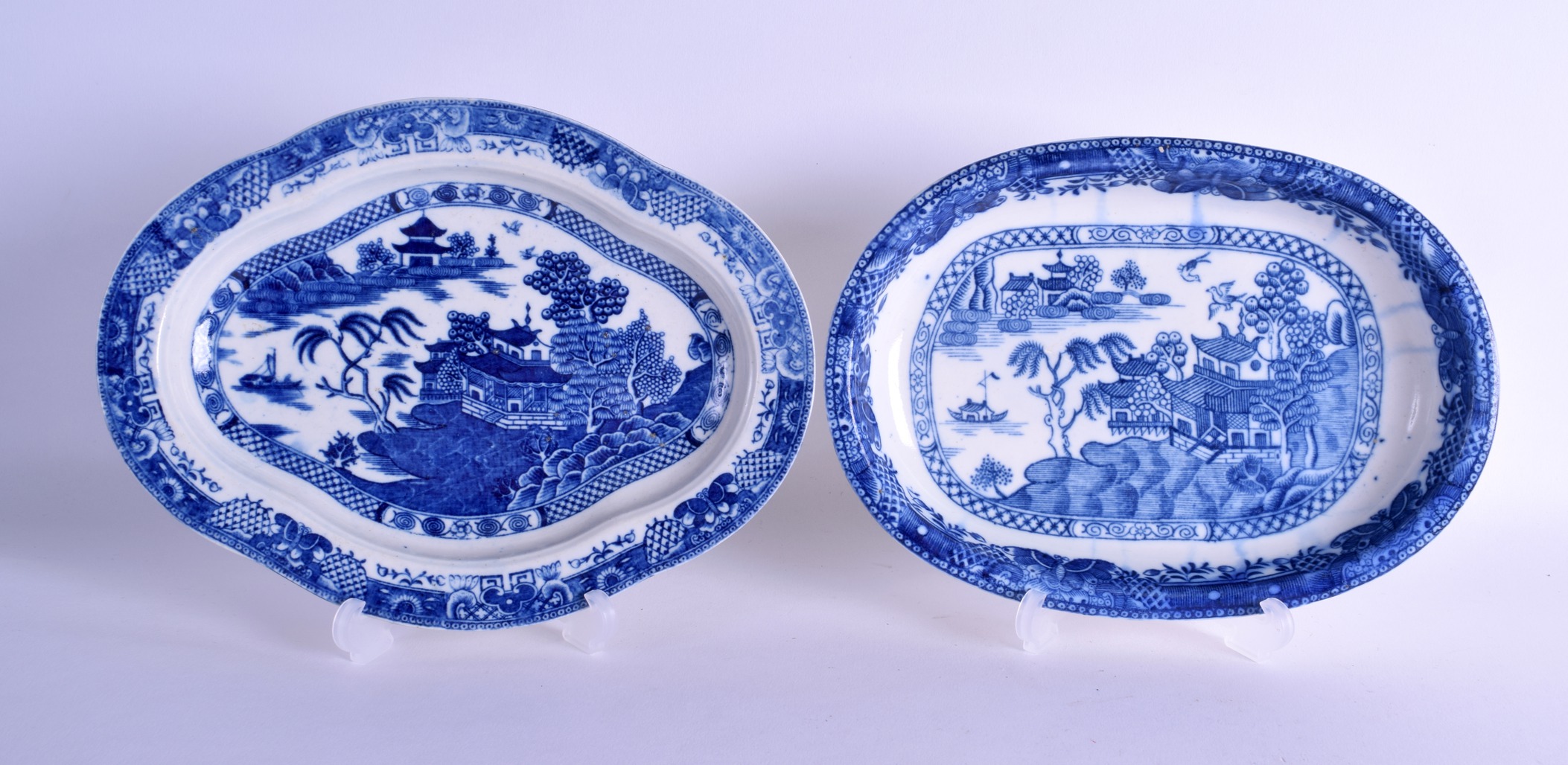 18th c. Caughley oval dish printed with the Willow Nankin pattern, labels for Godden Reference