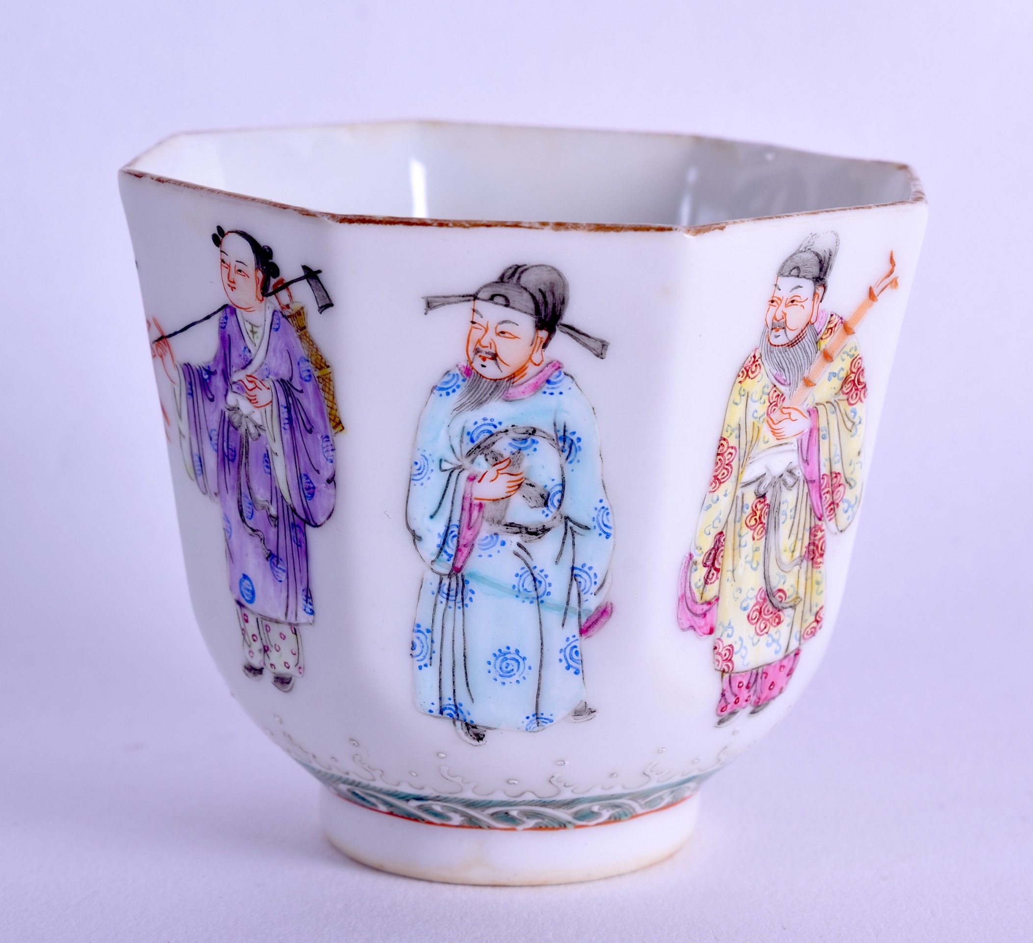 A 19TH CENTURY CHINESE FAMILLE ROSE PORCELAIN TEABOWL Daoguang mark and period, painted with - Image 2 of 3