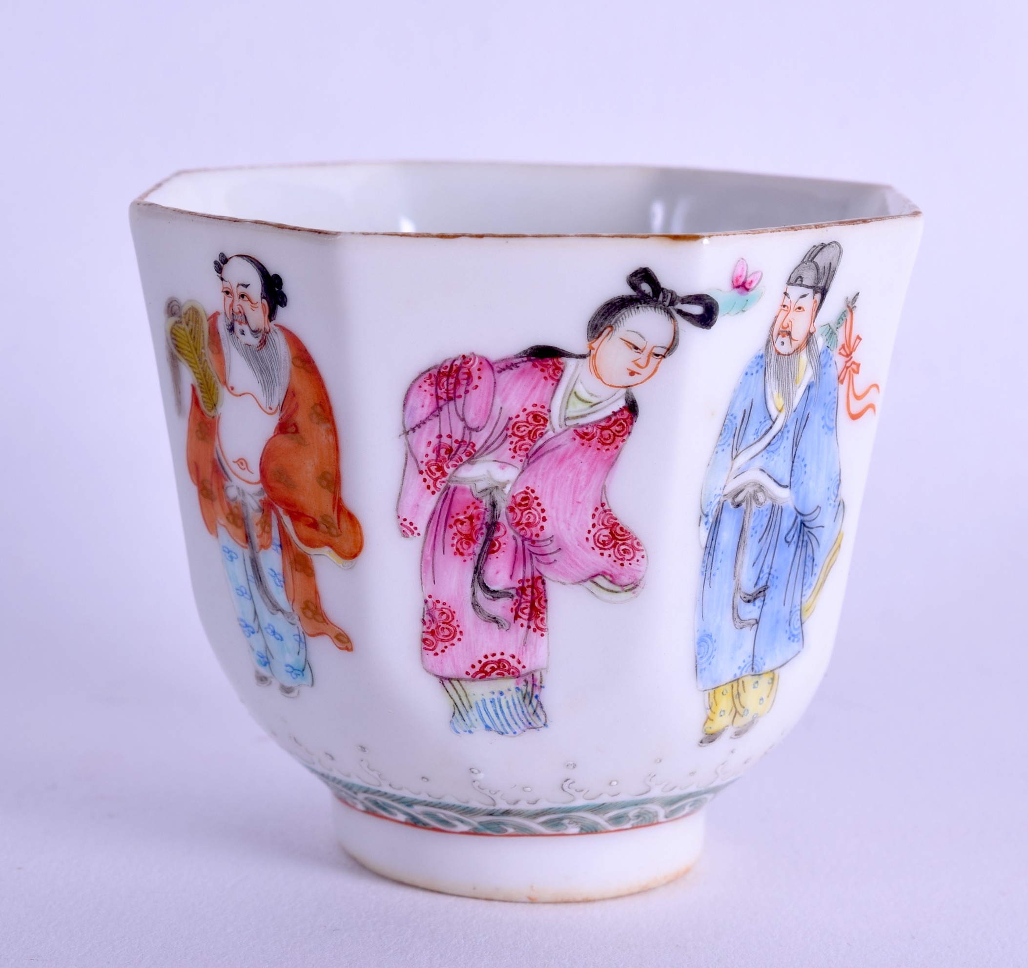 A 19TH CENTURY CHINESE FAMILLE ROSE PORCELAIN TEABOWL Daoguang mark and period, painted with