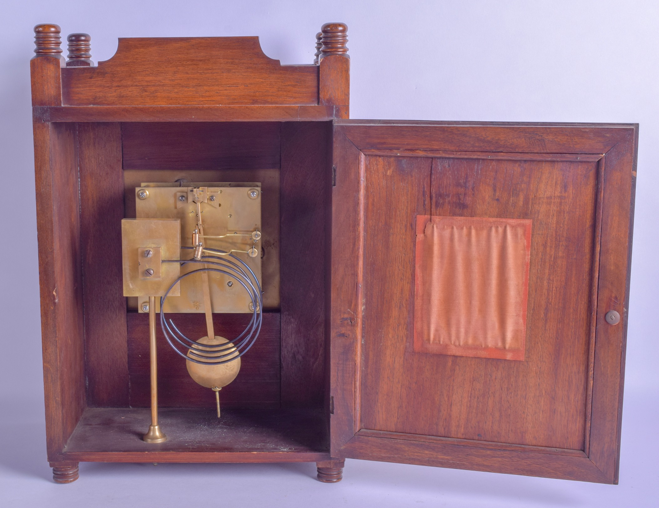 A LATE 19TH CENTURY CARVED OAK MANTEL CLOCK with columns supports and carved floral roundels. 40 - Bild 2 aus 2