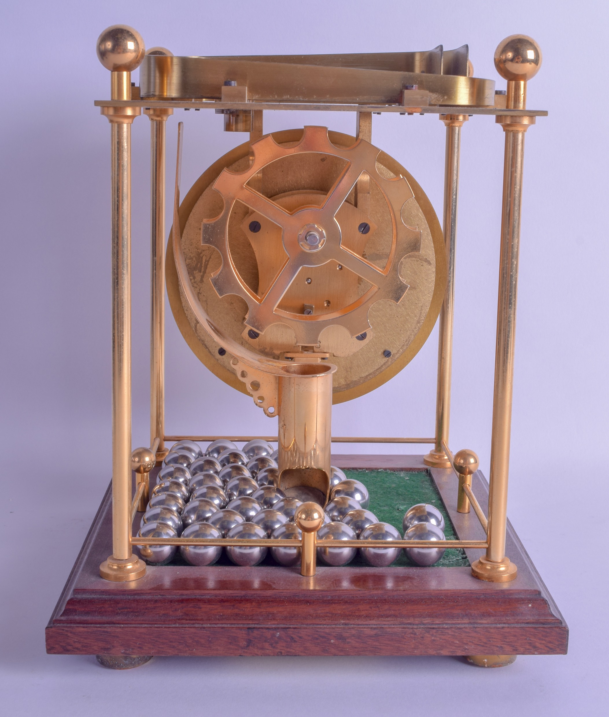 AN UNUSUAL THWAITES & REED LIMITED EDITION SPHEROID BALL CLOCK No 957 of 1000. 26 cm x 20 cm. - Bild 2 aus 3