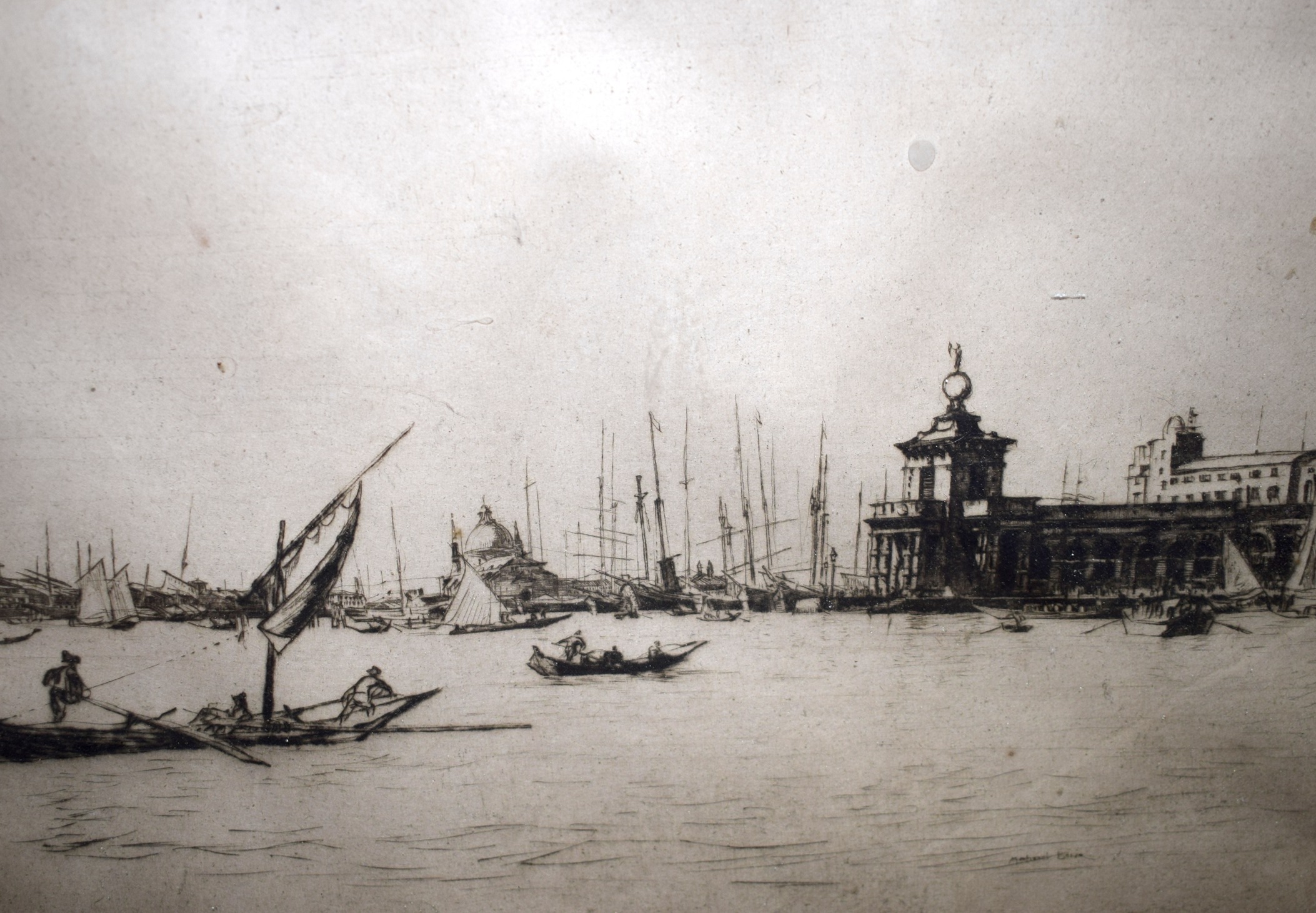 SIR MUIRHEAD BONE (1876-1953), framed drypoint on wave paper, signed, "The Dogana at Venice", - Bild 2 aus 5