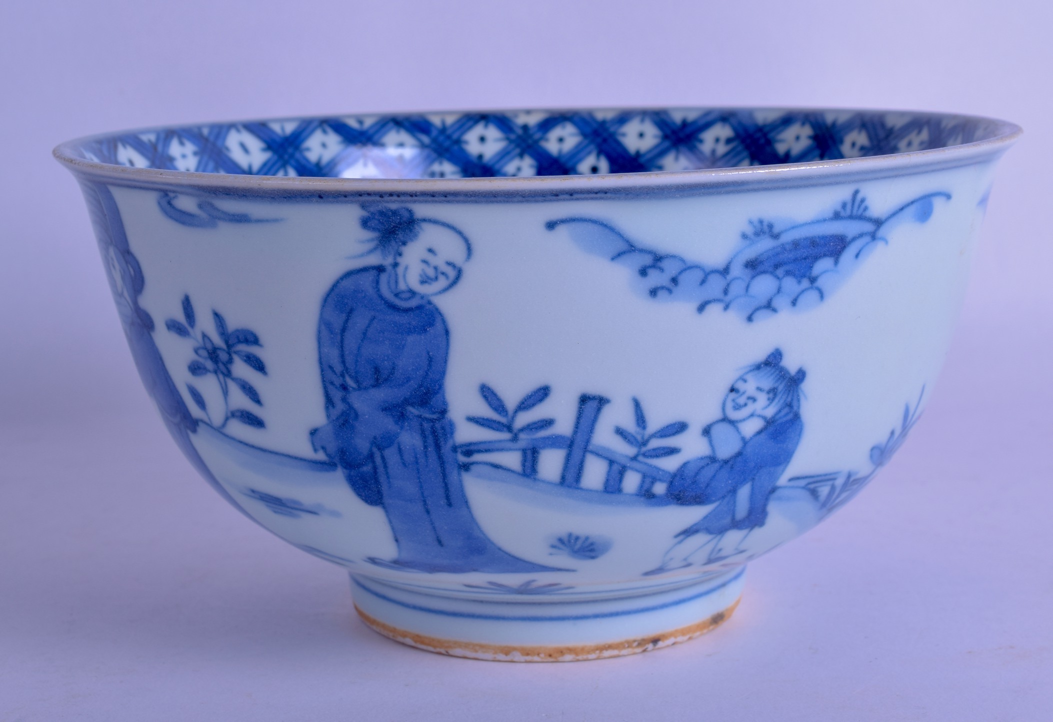 A CHINESE QING DYNASTY BLUE AND WHITE PORCELAIN BOWL bearing Wanli marks to base, painted with - Bild 2 aus 4